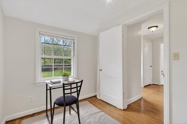 Building Photo - 624 22nd St S