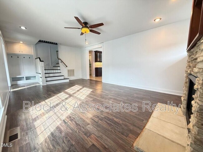 Building Photo - 121 Marilou Ln