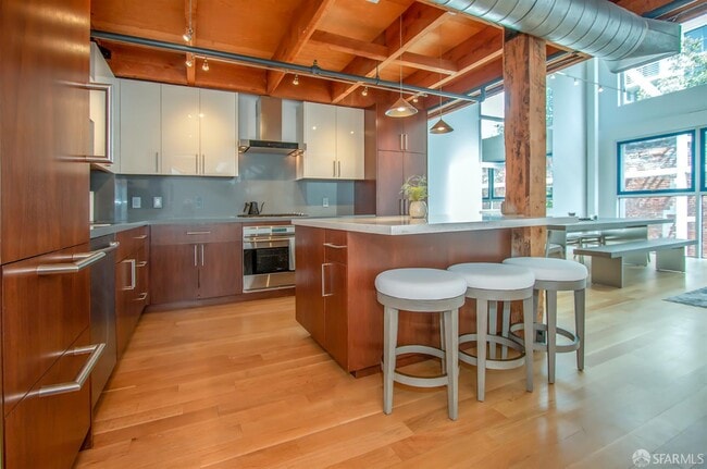 Building Photo - 650 Delancey St