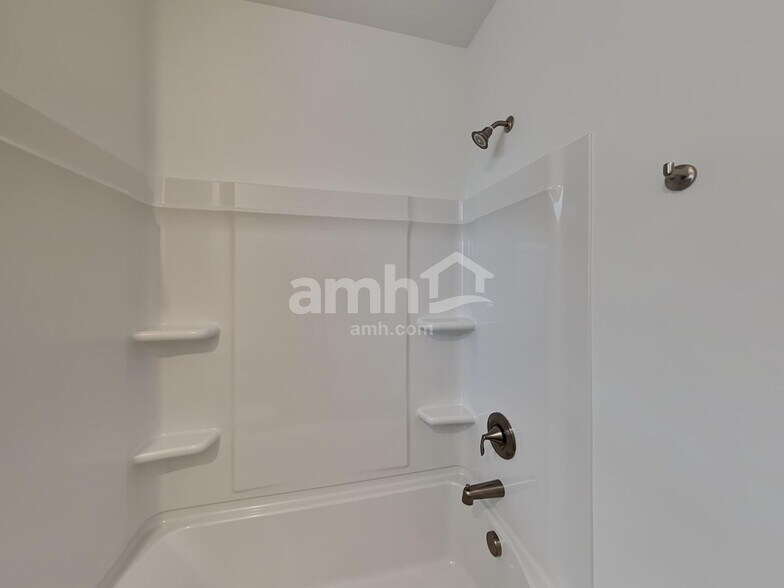 Building Photo - 6059 Rosemore Ln