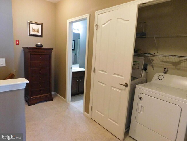 Building Photo - 82 Riverwalk Blvd