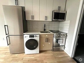 Building Photo - 2 bedroom in Bronx NY 10456