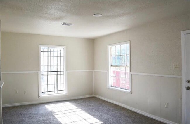 Building Photo - 2514 Lynnfield St