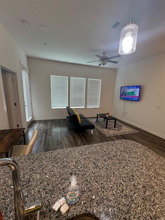 Building Photo - 680 Naumann Dr