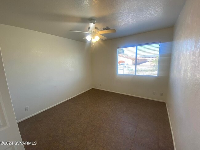 Building Photo - 126 E Paula Cir