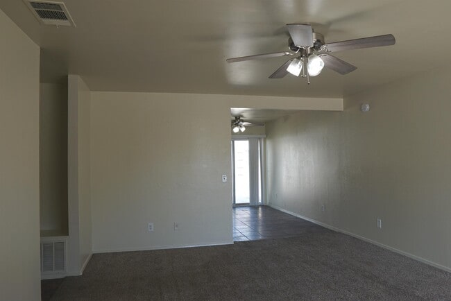 Building Photo - 52601 Avenida Navarro