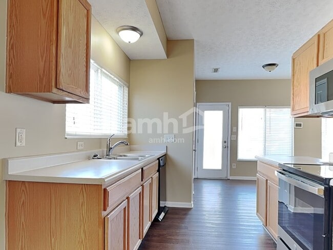 Building Photo - 1115 Sunset Dr