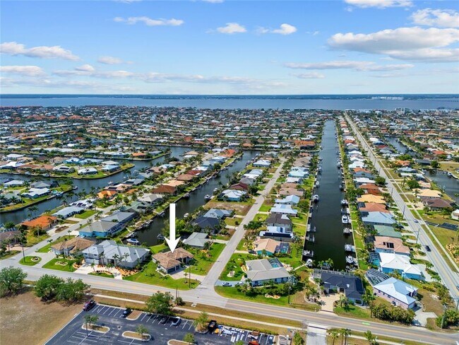 Building Photo - 1099 Cimarron Dr