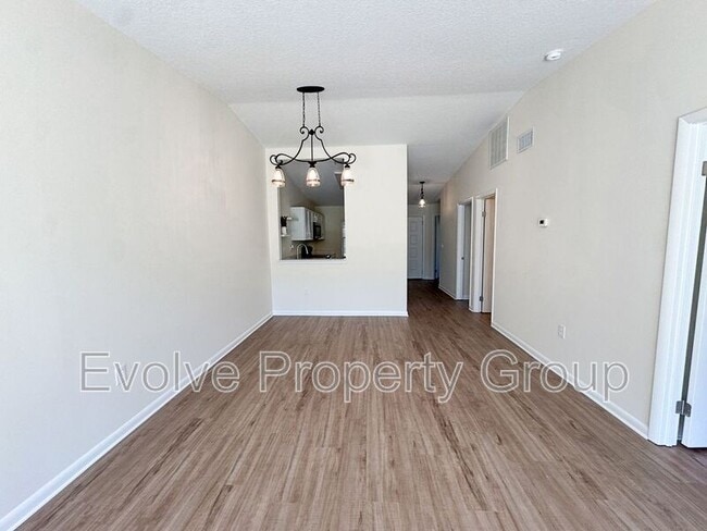 Building Photo - 10 Bren Mar Ln