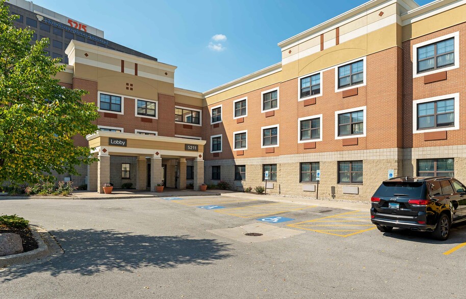 Primary Photo - Furnished Studio-Chicago - Skokie