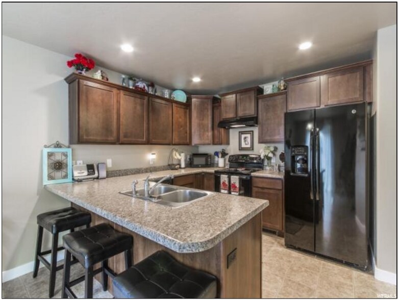 Building Photo - 2668 Cottonwood Dr