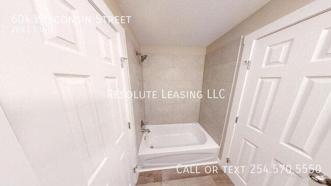 Building Photo - 604 Wisconsin St