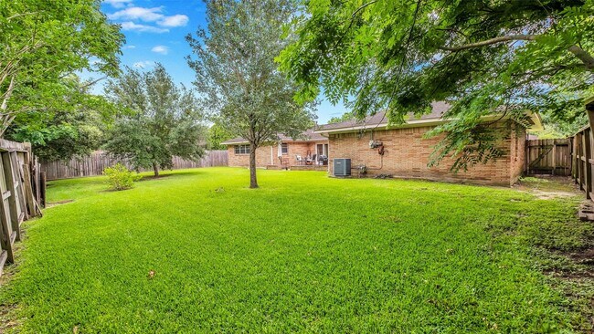 Building Photo - 7919 Montglen Dr