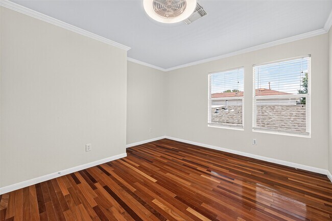 Building Photo - 20151 Pioneer Ridge Dr