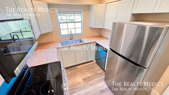 Building Photo - 4709 Redfern Dr