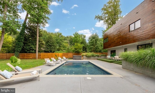 Building Photo - 6309 Bradley Blvd