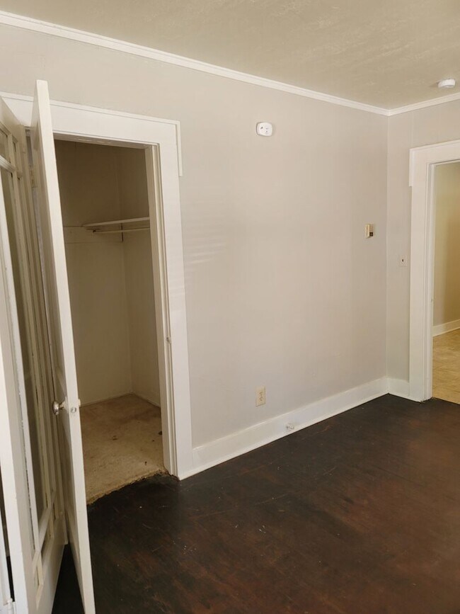 Building Photo - 2219 S Tyler St