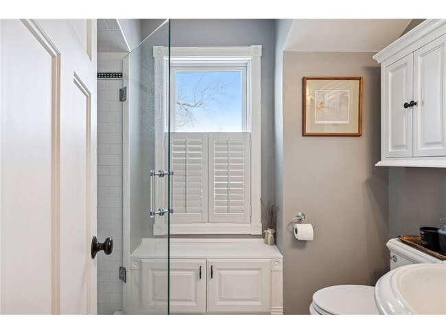 Building Photo - 5 Cooper Ave