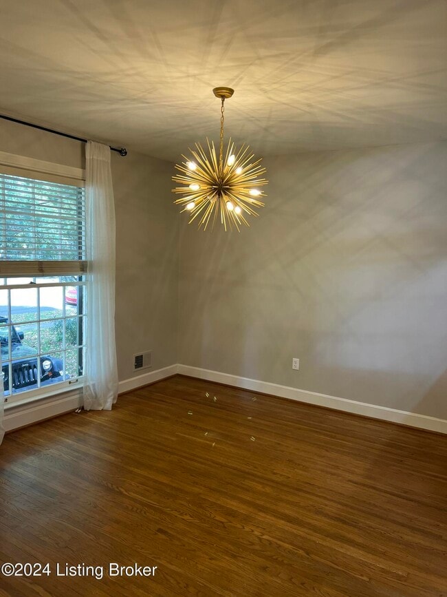 Building Photo - 3914 1/2 Elmwood Ave