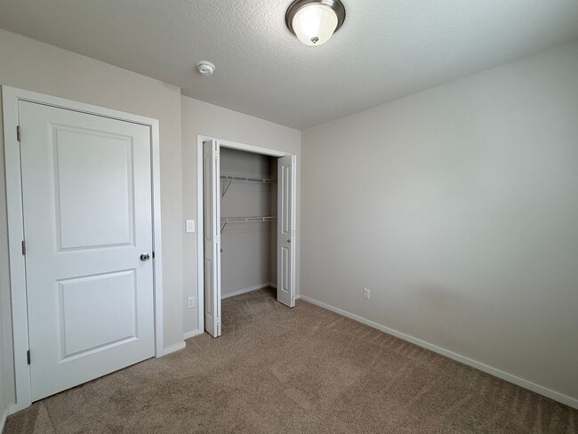 Building Photo - 17363 NW Shackelford Rd