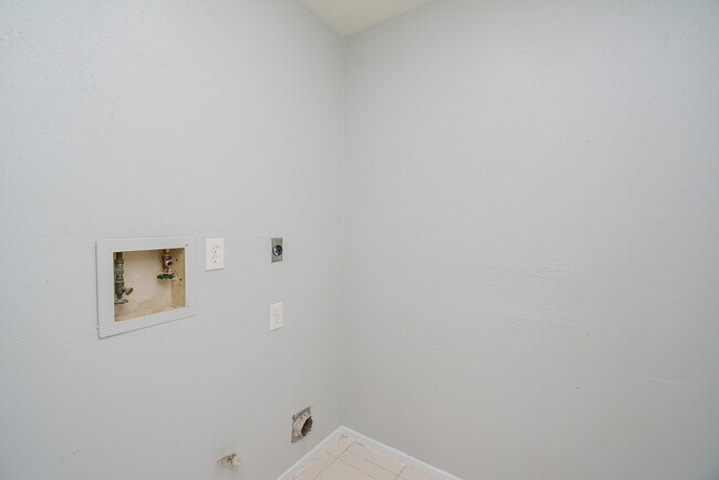 Building Photo - 16518 Monte Carlo Ln