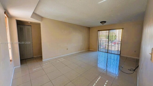 Building Photo - 1820 W 53rd St