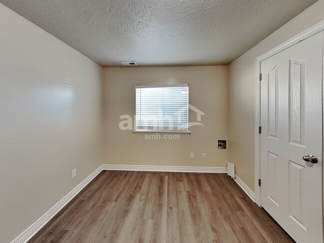 Building Photo - 5129 W Amber Rose Ln