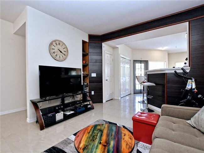 Building Photo - 2320 Gracy Farms Ln