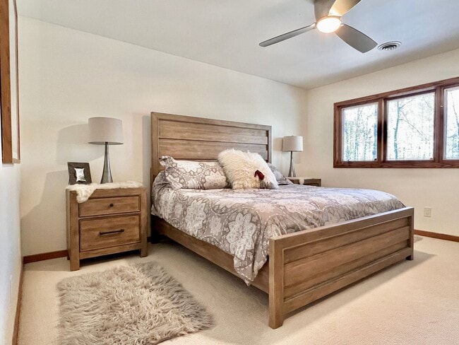 Building Photo - Sophisticated Condo Retreat on Old Mission Peninsula
