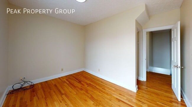 Building Photo - 1373 Indianola Ave