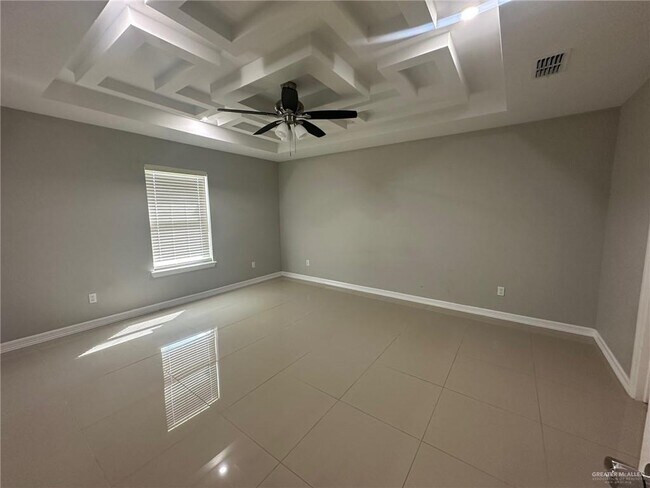 Building Photo - 827 Whitewing St