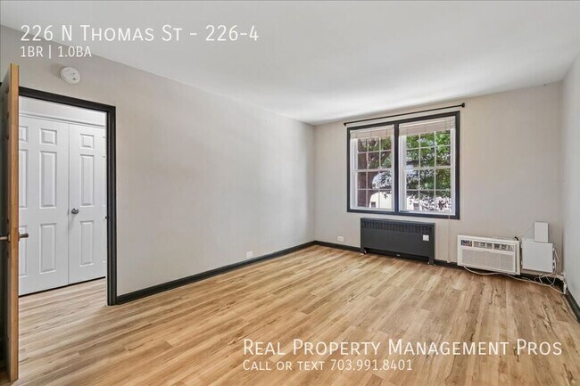Building Photo - 226 N Thomas St