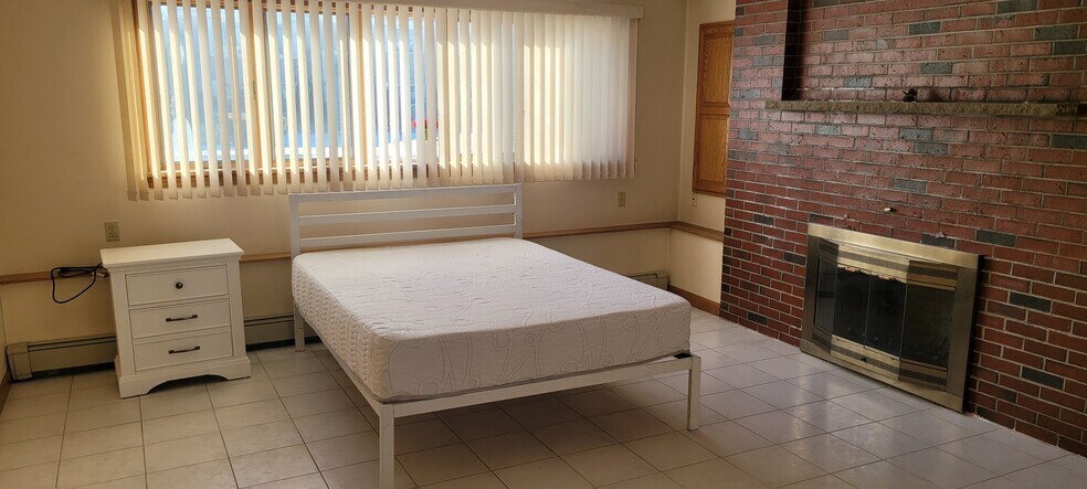 Building Photo - 15 Landers Rd