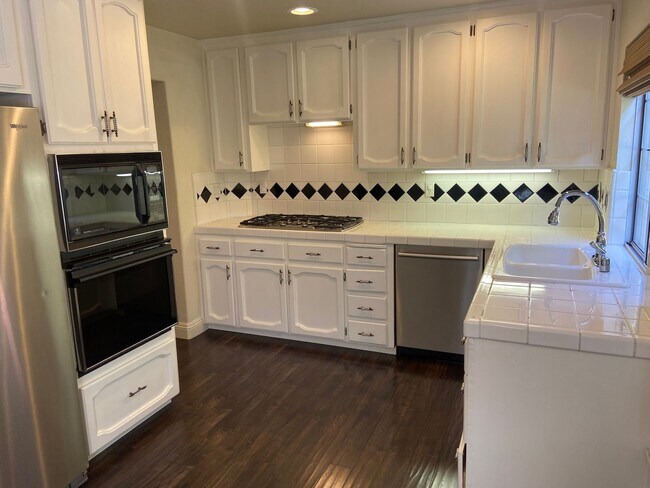 Building Photo - American River Canyon Folsom - 3 Bdrm, 3 Bath in gated community