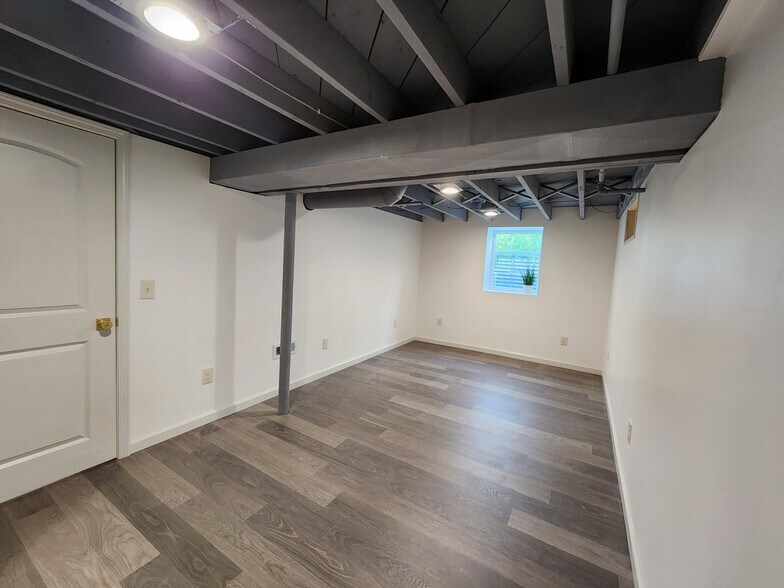 Building Photo - 1301 Lombard Ave