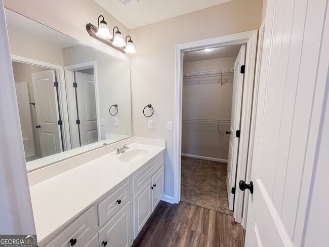 Building Photo - 546 Deerchase Ct