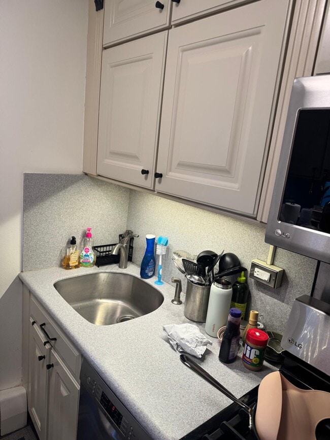 Building Photo - 301 W 110th St