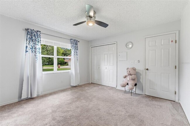 Building Photo - 6513 Thoroughbred Loop