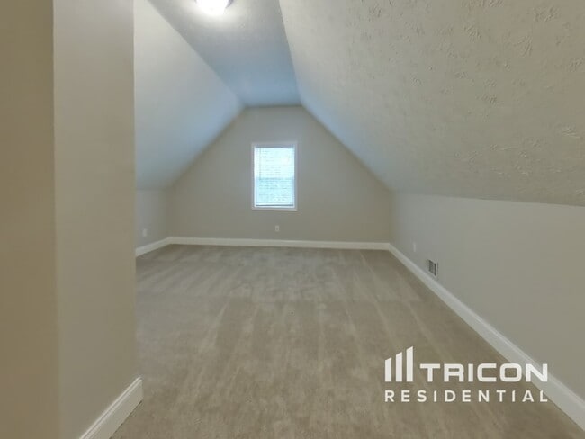 Building Photo - 628 Morgans Trace