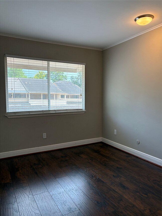 Building Photo - 12625 Memorial Dr