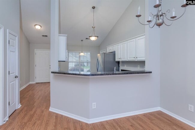 Building Photo - 129 Crickhollow Cir