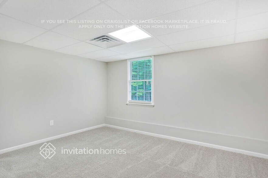 Building Photo - 601 Exam Ct