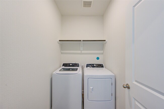 Building Photo - 31918 Holland Arbor Trl