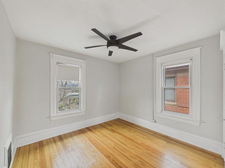 Building Photo - 2 Pennsylvania St