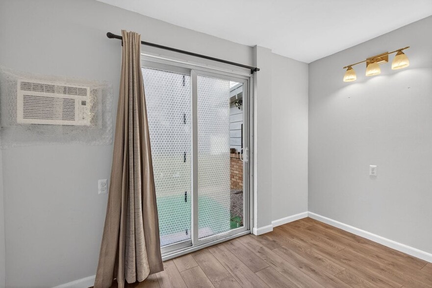 Building Photo - 602 E Lexington St