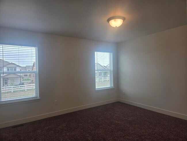 Building Photo - 612 87th Ave