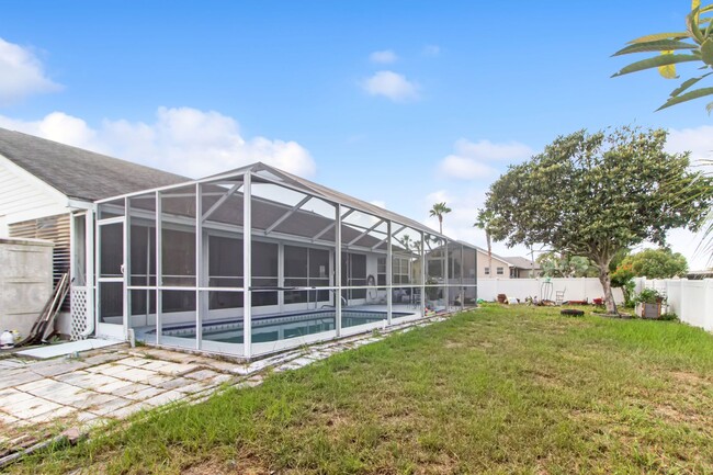 Building Photo - Hudson Pool Home for Lease