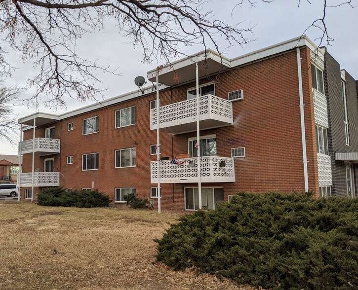 Building Photo - 1994 Elmira St