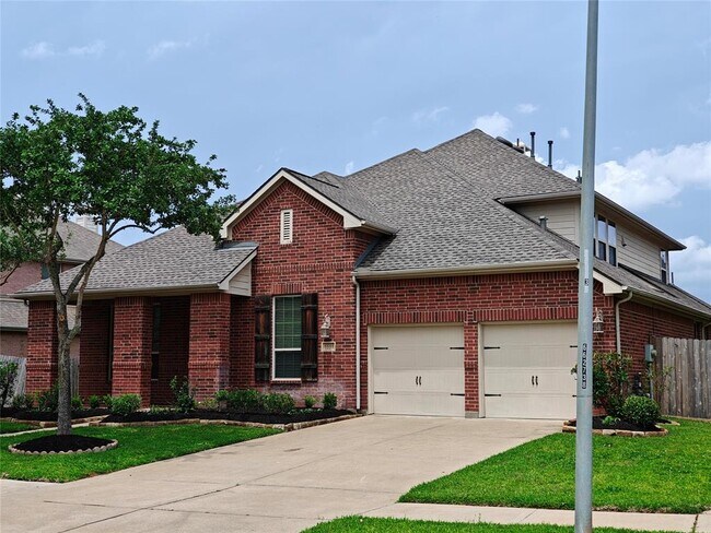 Building Photo - 5551 Twin Rivers Ln