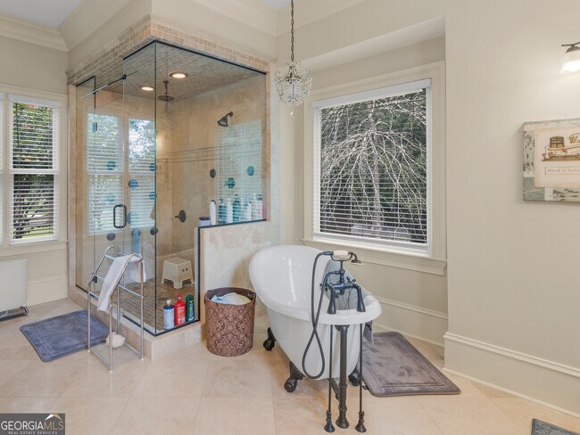 Building Photo - 1695 Whitley Rd